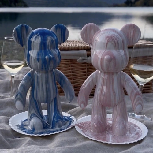 Zwei gegossene Pour-Bären am See, Geschenkidee für Paare